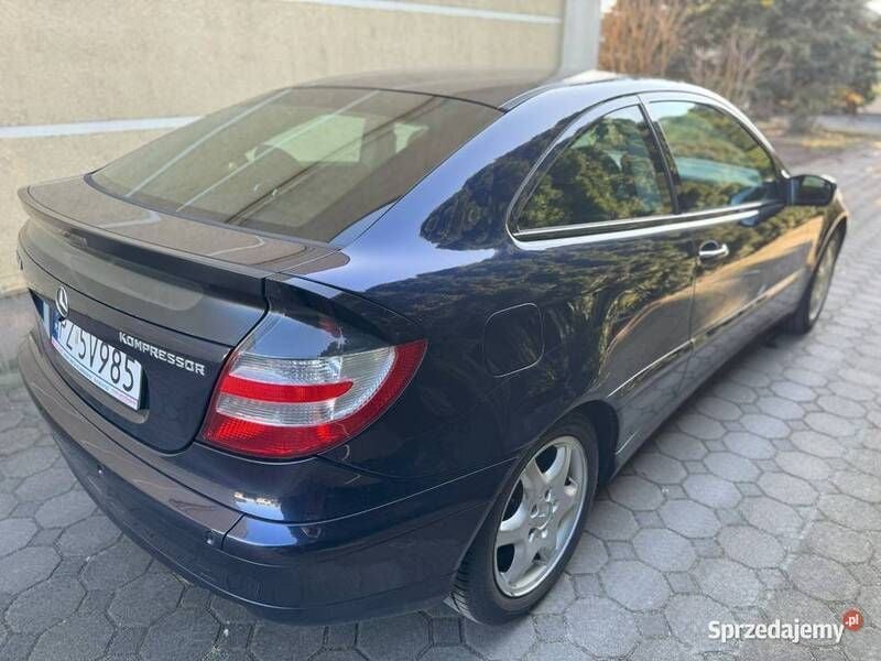 Używany Mercedes C180 2005 Granatowy Coupe