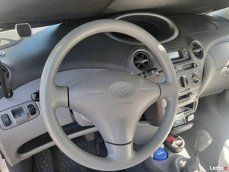 Srebrny Używany 1999 Toyota Yaris Hatchback | 11 000 zł - Obraz 1/4