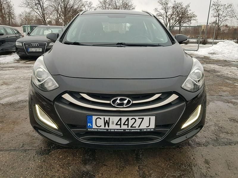 Używany Hyundai i30 120 KM (88 kW) 2014 Czarny Kombi