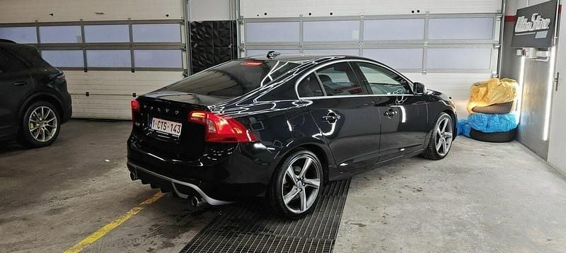 Czarny (metalik, perła) Używany 2011 Volvo S60 Sedan/Limuzyna | 34 900 zł (Uczciwa cena) - Obraz 1/4