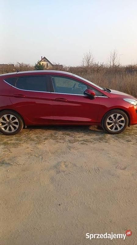 Wiśniowy Używany 2018 Ford Fiesta Titanium Hatchback | 54 500 zł (Drogi) - Obraz 1/4