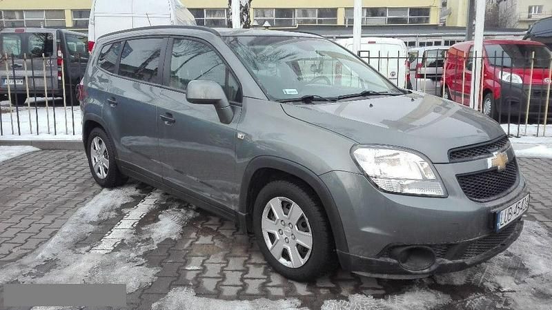 Szary (metalik) Używany 2011 Chevrolet Orlando Sedan/Limuzyna | 29 900 zł (Drogi) - Obraz 1/1