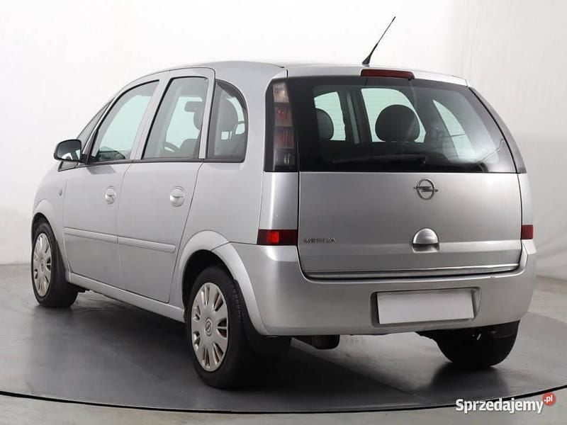 Używany Opel Meriva 90 KM (66 kW) 2006 Srebrny Minivan