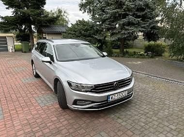 Srebrny Używany 2020 VW Passat Kombi | 61 800 zł (Uczciwa cena) - Obraz 1/4