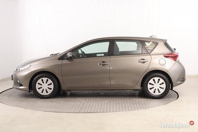 Używany Toyota Auris 99 KM (72 kW) 2017 Szary Hatchback
