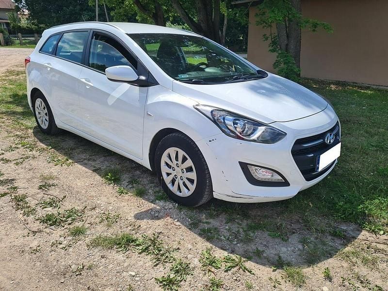 Używany Hyundai i30 110 KM (80 kW) 2017 Biały Kombi