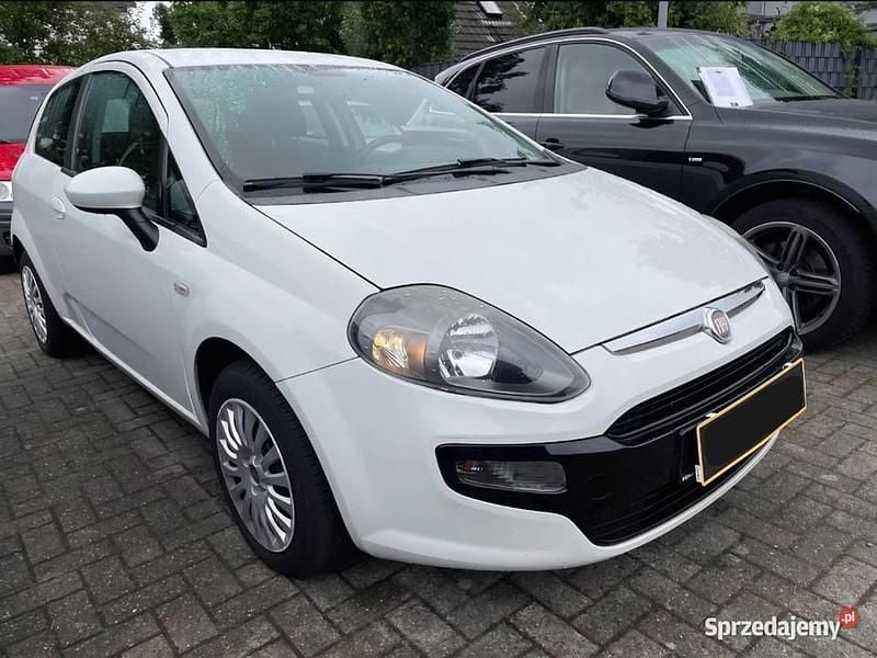 Biały Używany 2011 Fiat Punto Life Hatchback | 15 900 zł (Dobra cena) - Obraz 1/4