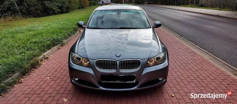 Szary Używany 2009 BMW 325 Sedan/Limuzyna | 33 350 zł (Dość drogi) - Obraz 1/4