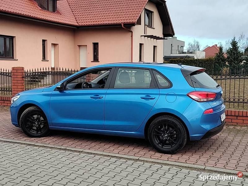 Używany Hyundai i30 120 KM (88 kW) 2017 Niebieski Hatchback