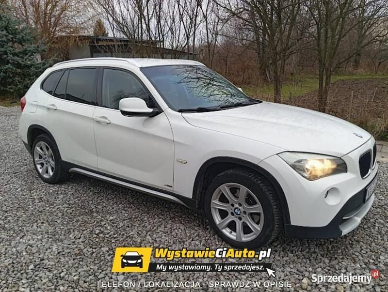Biały Używany 2012 BMW X1 SUV | 35 400 zł (Uczciwa cena) - Obraz 1/4