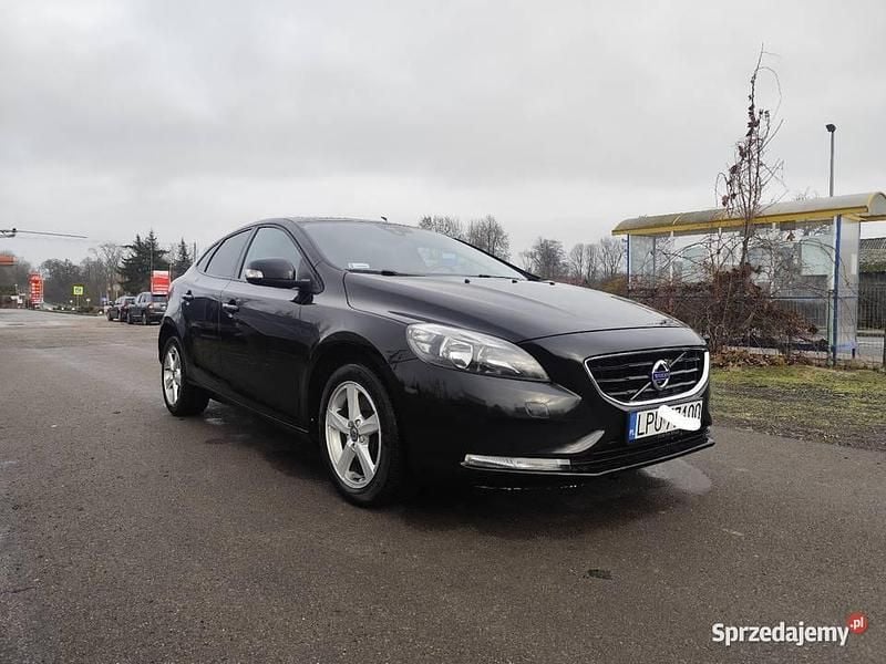 Czarny Używany 2015 Volvo V40 Hatchback | 36 800 zł (Uczciwa cena) - Obraz 1/4