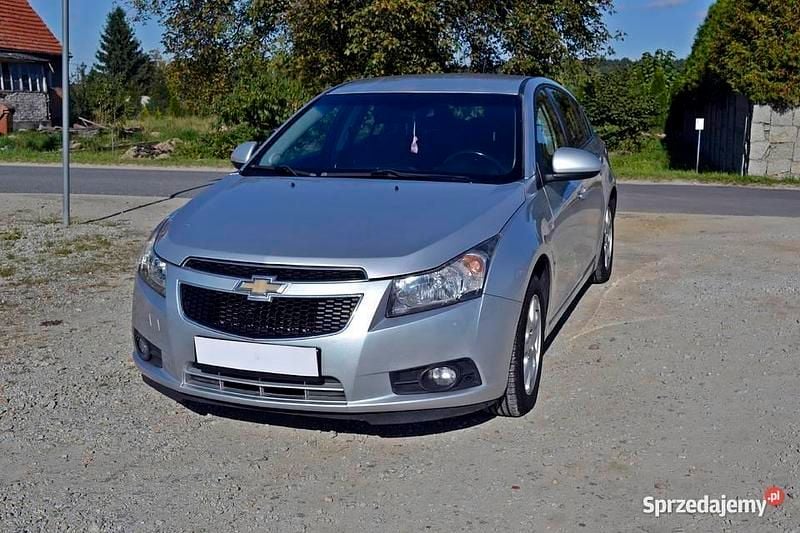 Srebrny Używany 2013 Chevrolet Cruze Hatchback | 16 999 zł (Uczciwa cena) - Obraz 1/4