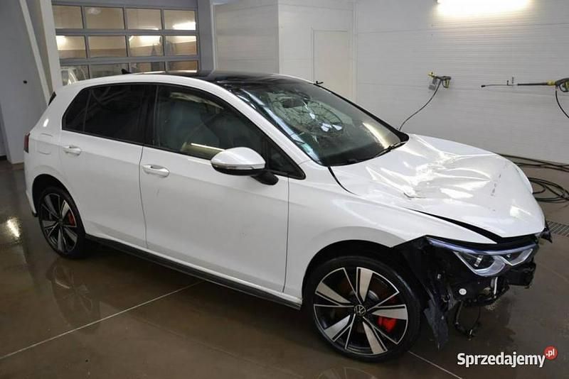 Biały Używany 2022 VW Golf VIII GTE Hatchback | 39 500 zł - Obraz 1/4