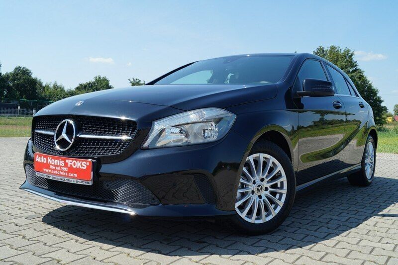 Czarny (metalik) Używany 2017 Mercedes A180 Hatchback | 66 900 zł (Uczciwa cena) - Obraz 1/4