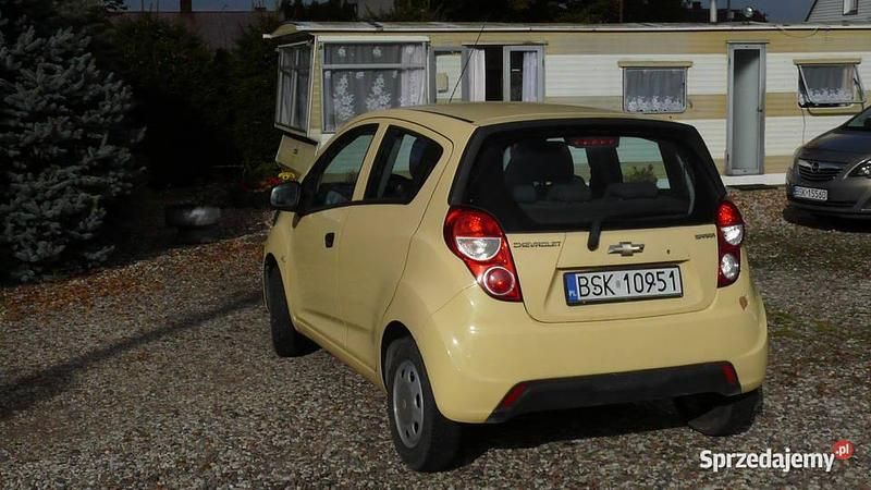 Używany Chevrolet Spark 68 KM (50 kW) 2012 Żółty Hatchback
