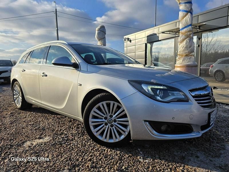 Używany Opel Insignia 140 KM (102 kW) 2014 Srebrny Kombi