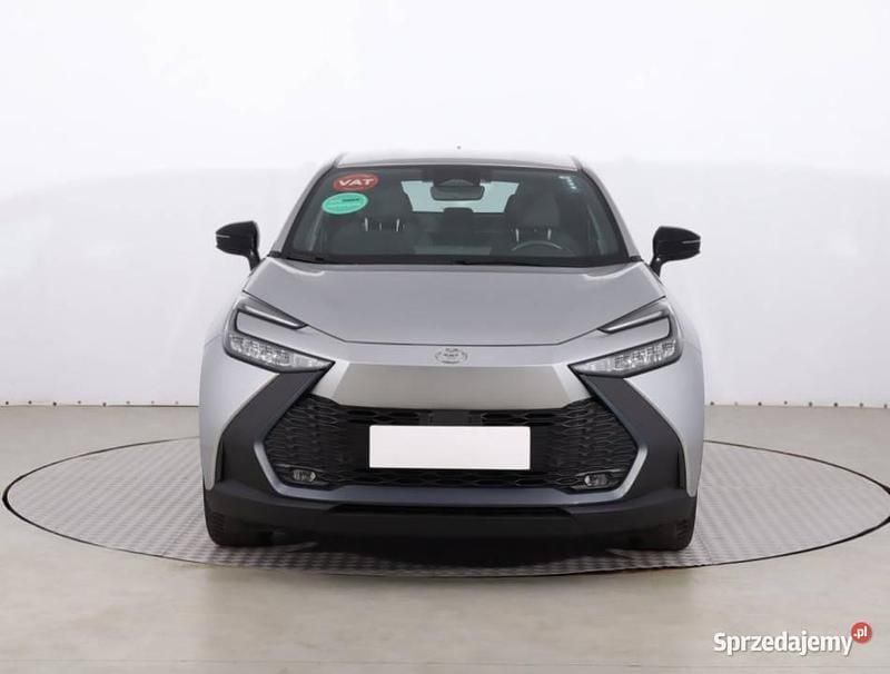 Srebrny Używany 2024 Toyota C-HR SUV | 112 999 zł (Dość drogi) - Obraz 1/4
