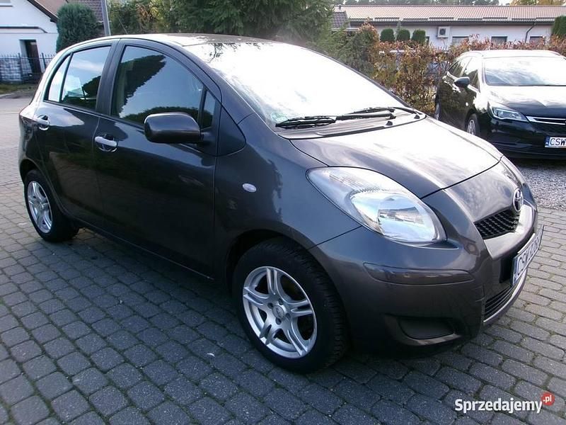 Grafitowy Używany 2011 Toyota Yaris Hatchback | 15 500 zł (Dobra cena) - Obraz 1/4