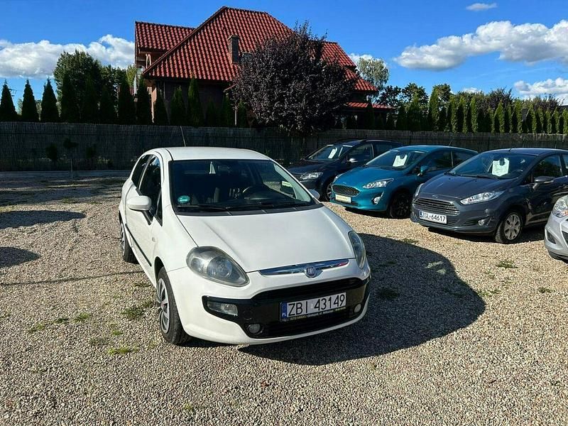 Biały Używany 2011 Fiat Grande Punto Hatchback | 10 900 zł (Uczciwa cena) - Obraz 1/4