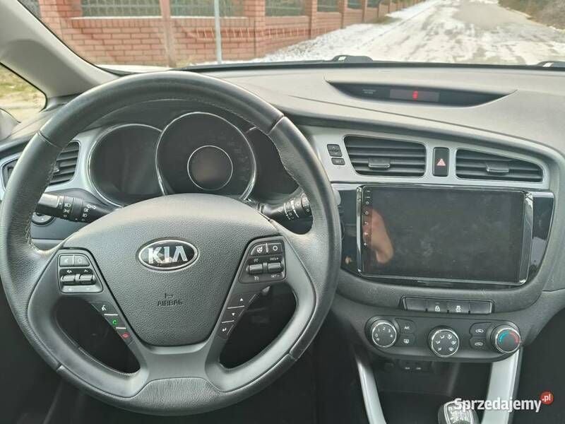 Biały Używany 2014 Kia Ceed Hatchback | 36 500 zł (Dość drogi) - Obraz 1/4