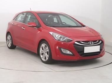 Używany Hyundai i30 128 KM (94 kW) 2013 Czerwony Hatchback