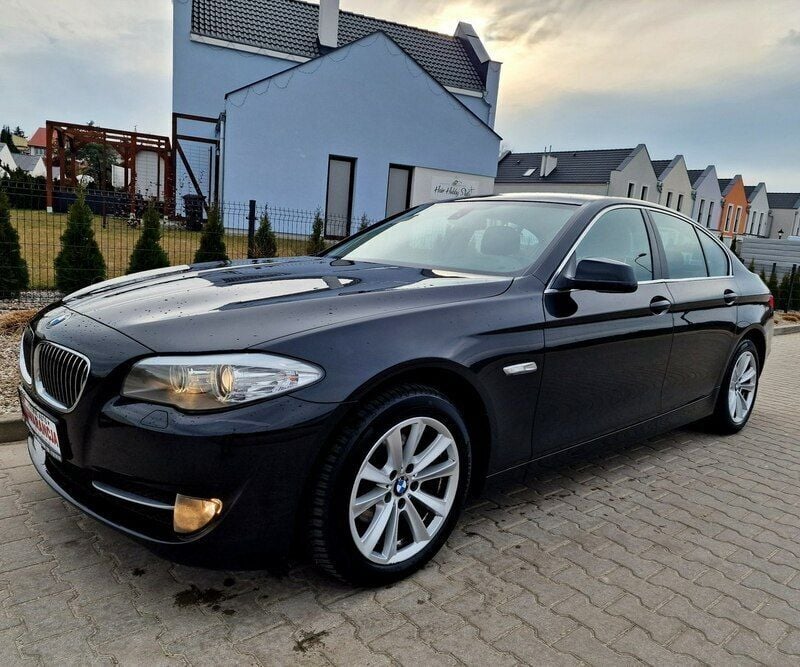 Czarny Używany 2010 BMW 520 Sedan/Limuzyna | 43 500 zł (Uczciwa cena) - Obraz 1/4