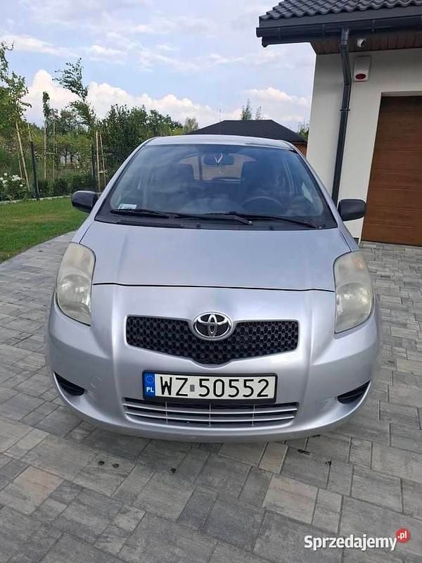 Srebrny Używany 2007 Toyota Yaris Hatchback | 6900 zł (Dobra cena) - Obraz 1/4