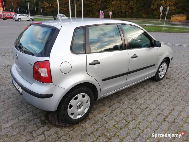 Srebrny Używany 2002 VW Polo Sedan/Limuzyna | 4500 zł (Uczciwa cena) - Obraz 1/4