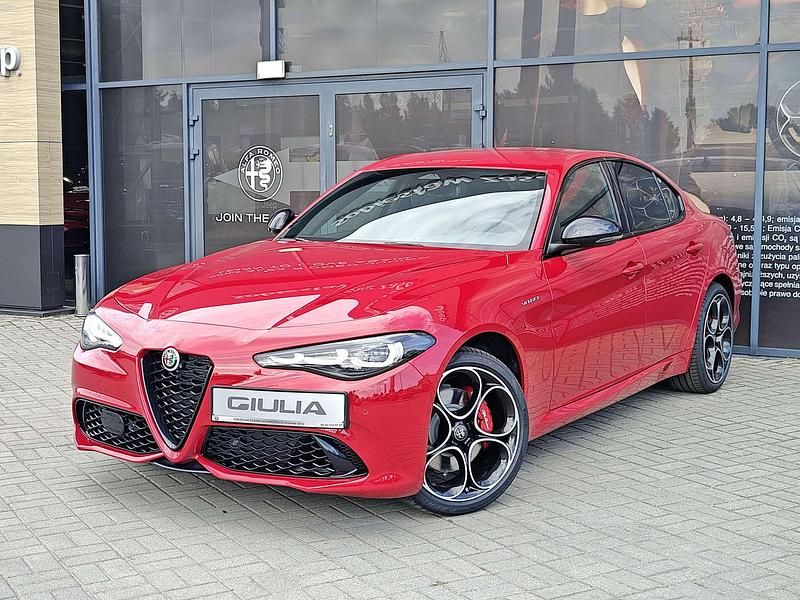 Lakier pastelowy czerwony alfa red Nowe 2025 Alfa Romeo Giulia Veloce Sedan/Limuzyna | 214 900 zł - Obraz 1/4