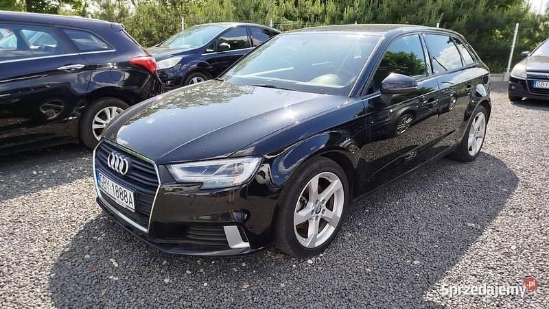 Czarny Używany 2017 Audi A3 Sportback Hatchback | 57 800 zł - Obraz 1/4