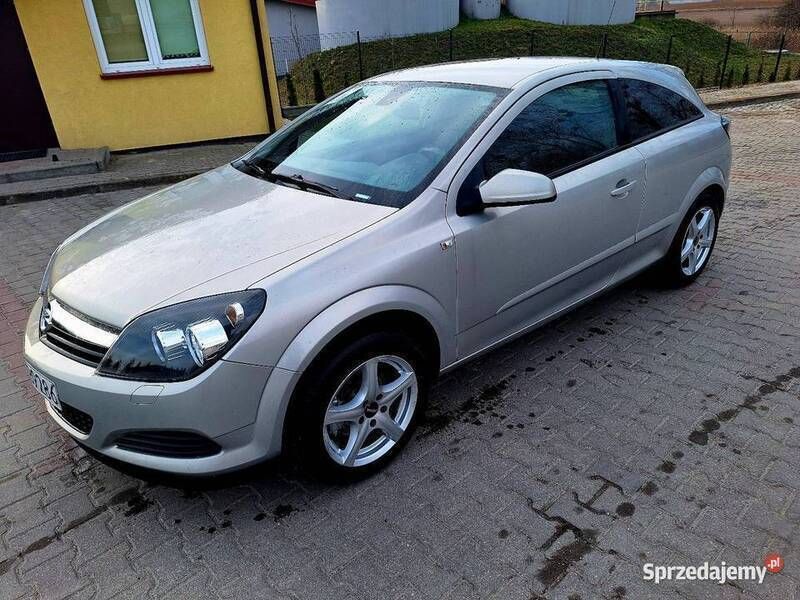 Złoty Używany 2008 Opel Astra GTC Coupe | 8999 zł (Uczciwa cena) - Obraz 1/4