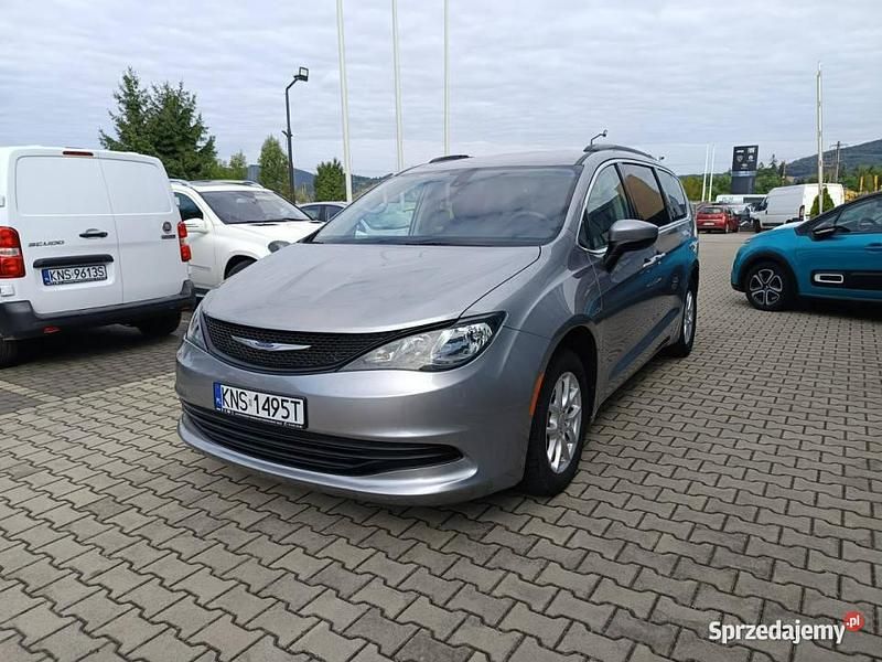 Srebrny (metalik) Używany 2020 Chrysler Pacifica SUV | 98 000 zł (Super Cena) - Obraz 1/4
