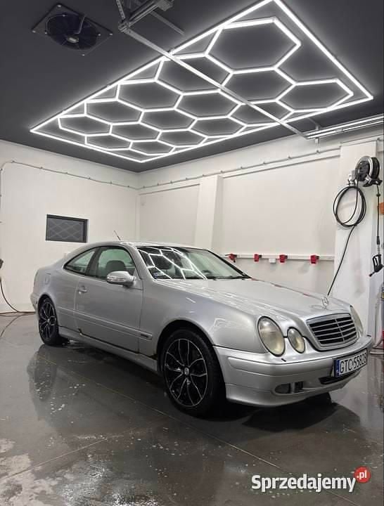 Używany Mercedes CLK200 Elegance 2000 Srebrny Coupe