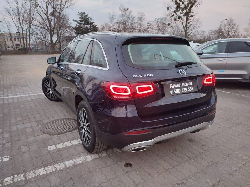 Używany Mercedes GLC200 197 KM (144 kW) 2020 Niebieski ciemny (metalik) SUV