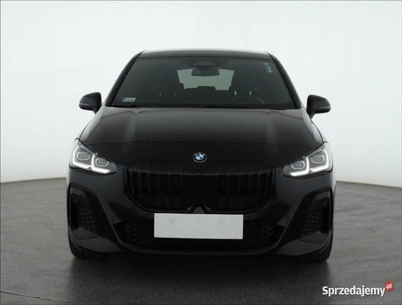 Czarny Używany 2022 BMW 218 Active Tourer Minivan | 93 999 zł - Obraz 1/4