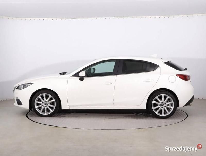 Używany Mazda 3 2016 Biały Hatchback