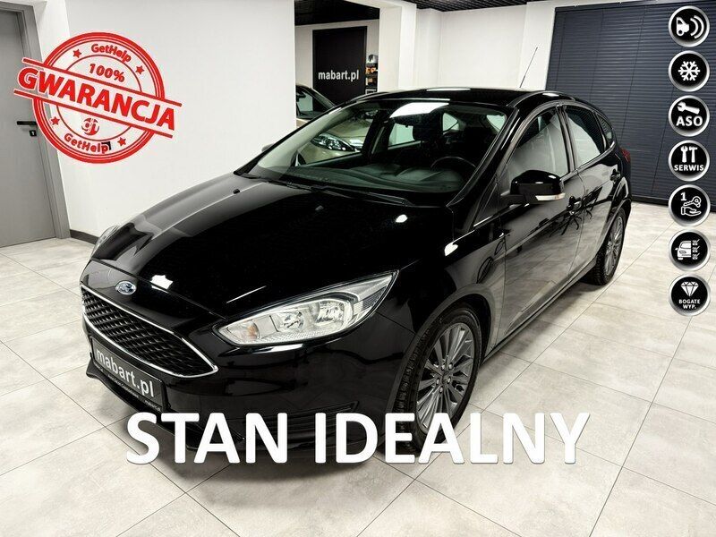 Czarny (metalik) Używany 2015 Ford Focus Hatchback | 30 000 zł (Uczciwa cena) - Obraz 1/4