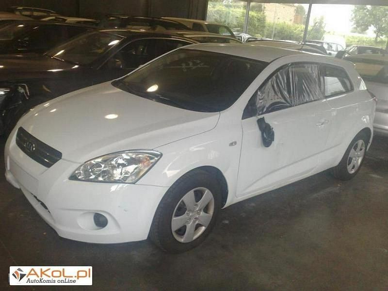 Biały Używany 2009 Kia Ceed 2 Hatchback | 27 240 zł - Obraz 1/1