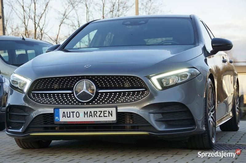 Szary Używany 2018 Mercedes A180 AMG Hatchback | 74 700 zł (Uczciwa cena) - Obraz 1/4
