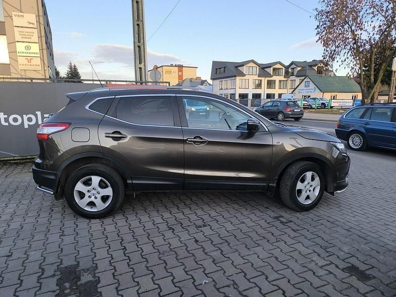 Używany Nissan Qashqai 360º 144 KM (105 kW) 2014 Szary SUV