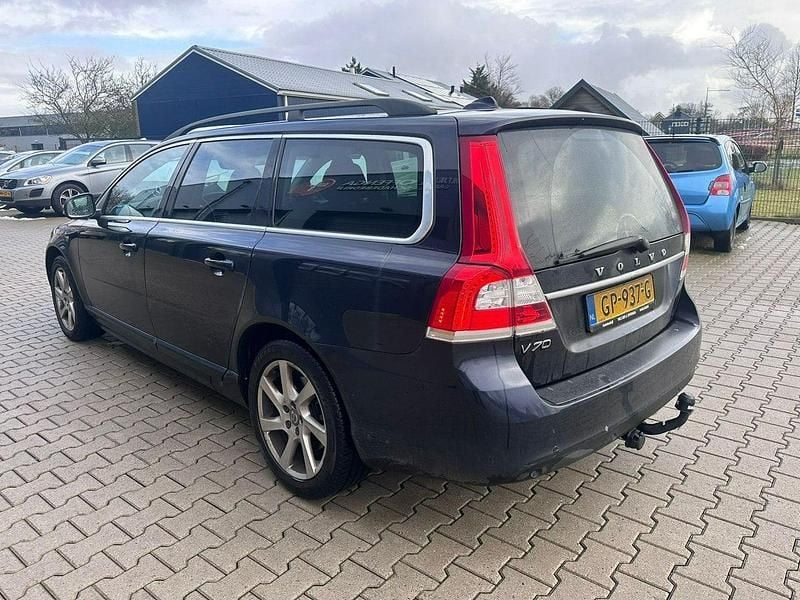 Używany Volvo V70 120 KM (88 kW) 2015 Niebieski Kombi