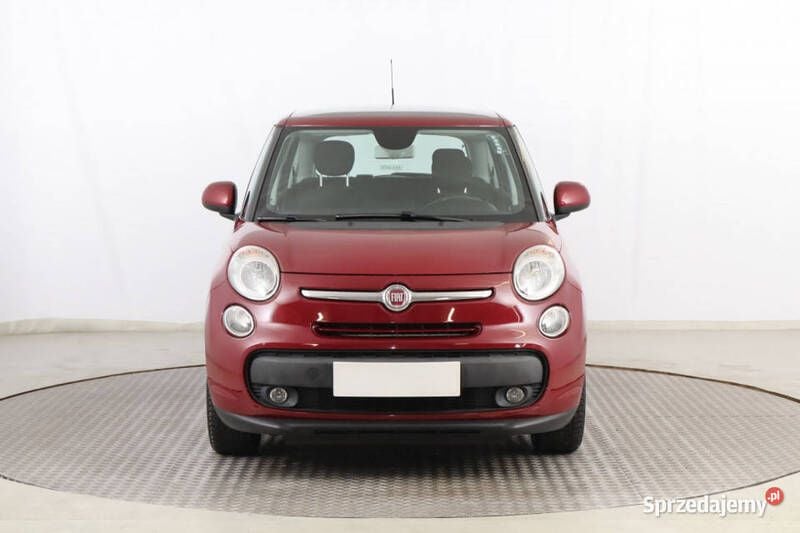 Czerwony Używany 2015 Fiat 500L Minivan | 33 999 zł (Uczciwa cena) - Obraz 1/4