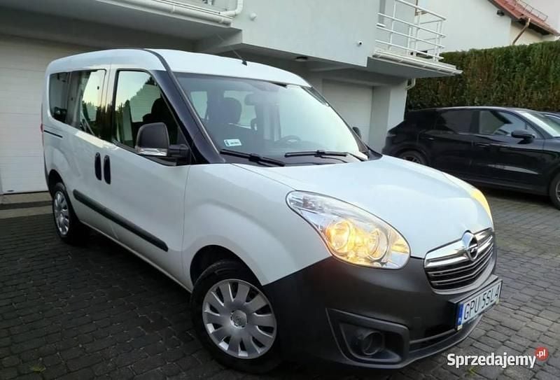 Używany 2018 Opel Combo Minivan | 23 900 zł (Super Cena) - Obraz 1/4