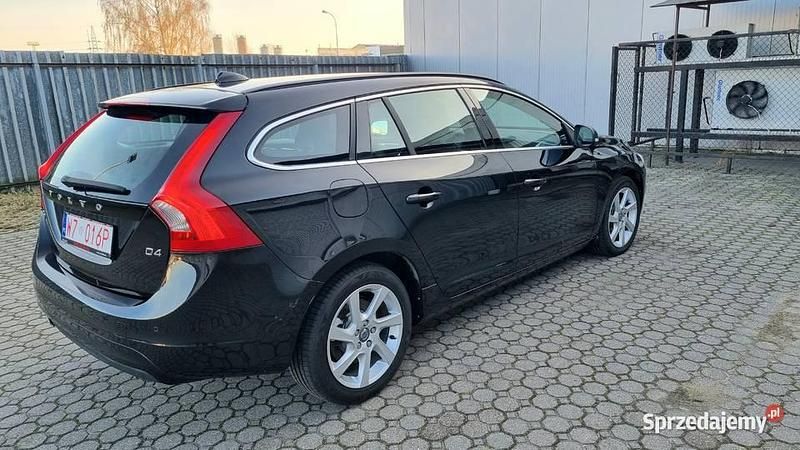Używany Volvo V60 2014 Czarny Kombi