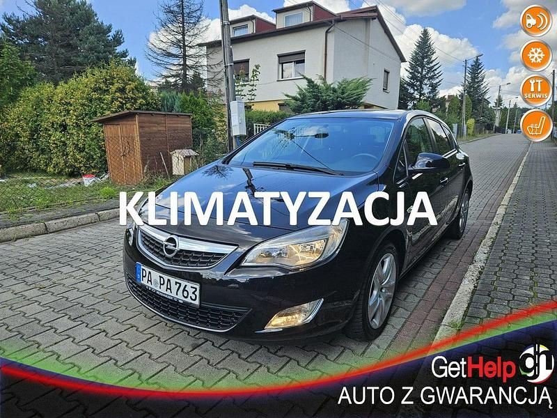 Czarny Używany 2011 Opel Astra Hatchback | 21 900 zł (Uczciwa cena) - Obraz 1/4