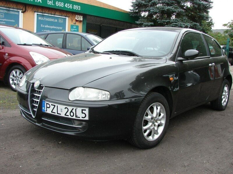 Czarny Używany 2004 Alfa Romeo 147 Super Hatchback | 4500 zł - Obraz 1/4