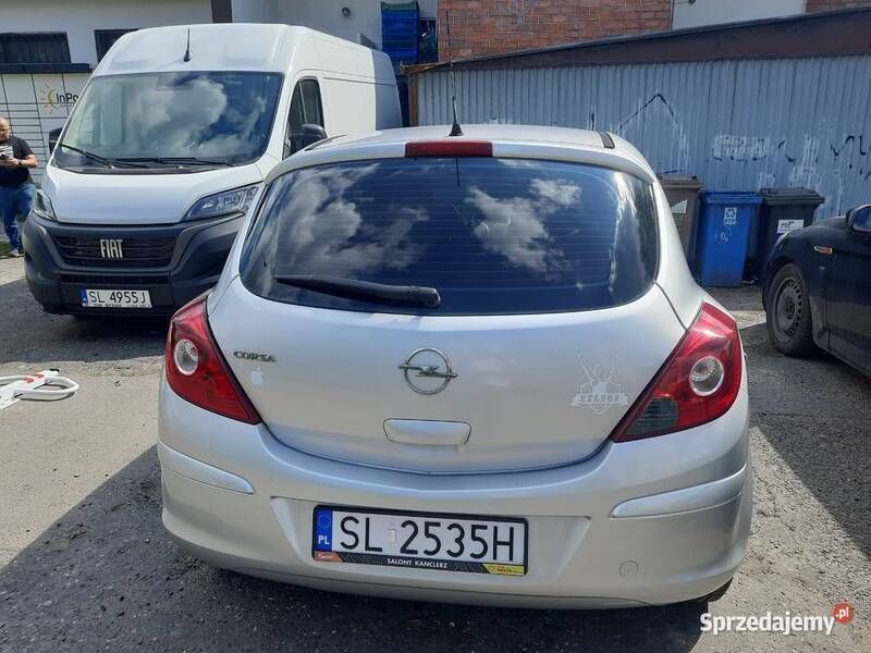 Używany Opel Corsa 2010 Srebrny Hatchback