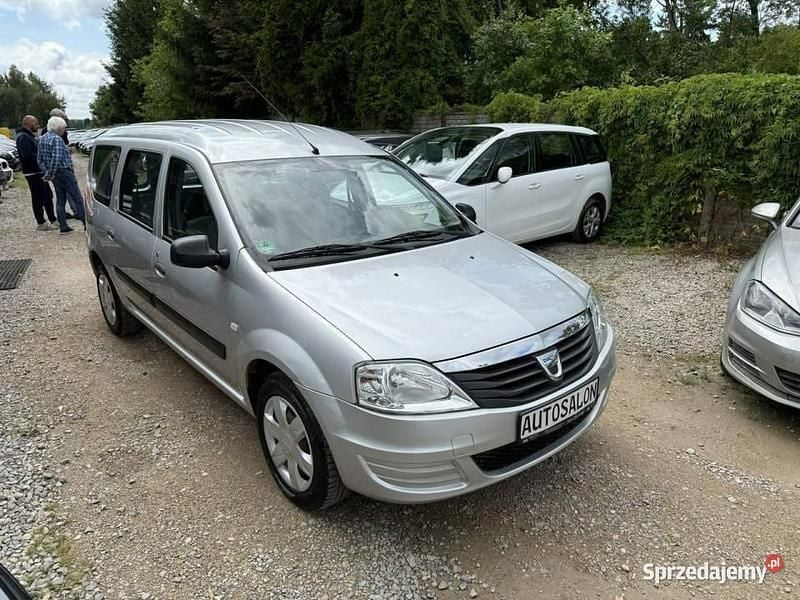 Srebrny (metalik) Używany 2011 Dacia Logan Sedan/Limuzyna | 15 500 zł (Drogi) - Obraz 1/4