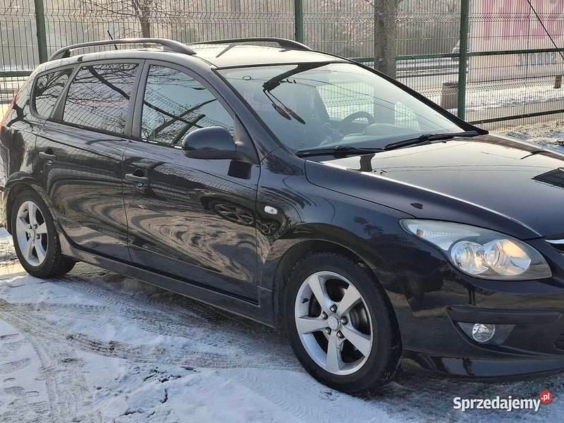 Używany Hyundai i30 2011 Czarny Kombi