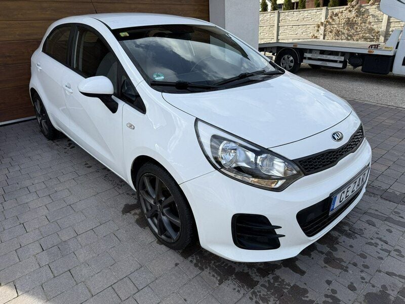 Używany Kia Rio 84 KM (61 kW) 2016 Biały Hatchback